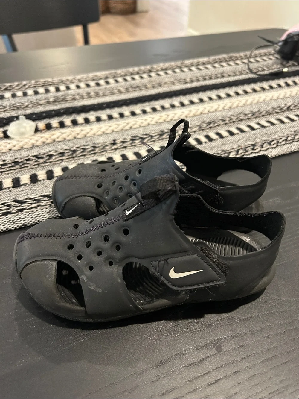 Nike Kids Black Slip-On Water Shoes Sunray Protect 2 toddler sandals
